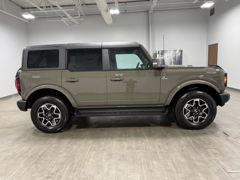 New 2025 Ford Bronco Outer Banks image 3