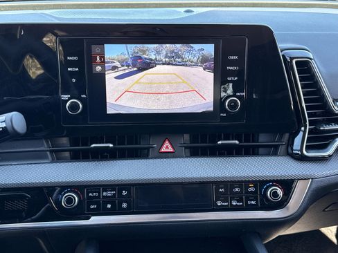 Certified 2024 Kia Sportage LX image 11