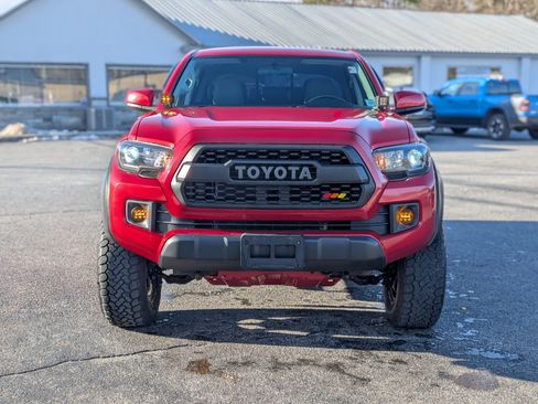 Used 2017 Toyota Tacoma SR image 13