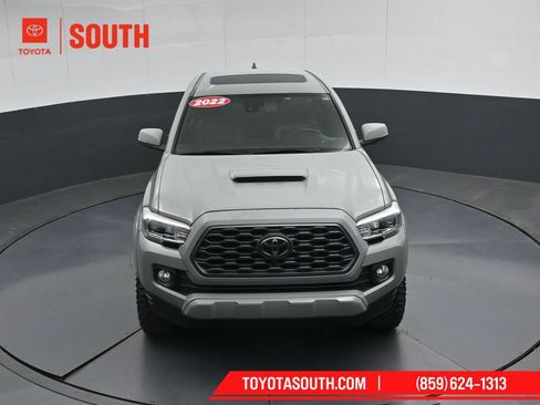 Used 2022 Toyota Tacoma TRD Sport w/ TRD Premium Sport Package AWD/4WD image 45