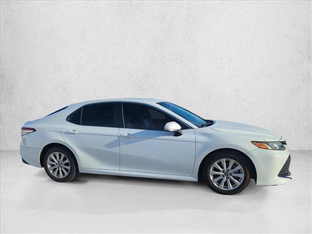 Used 2019 Toyota Camry LE FWD image 5