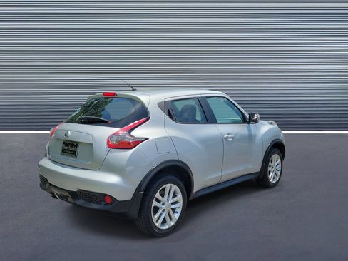 Used 2015 Nissan Juke S FWD image 3