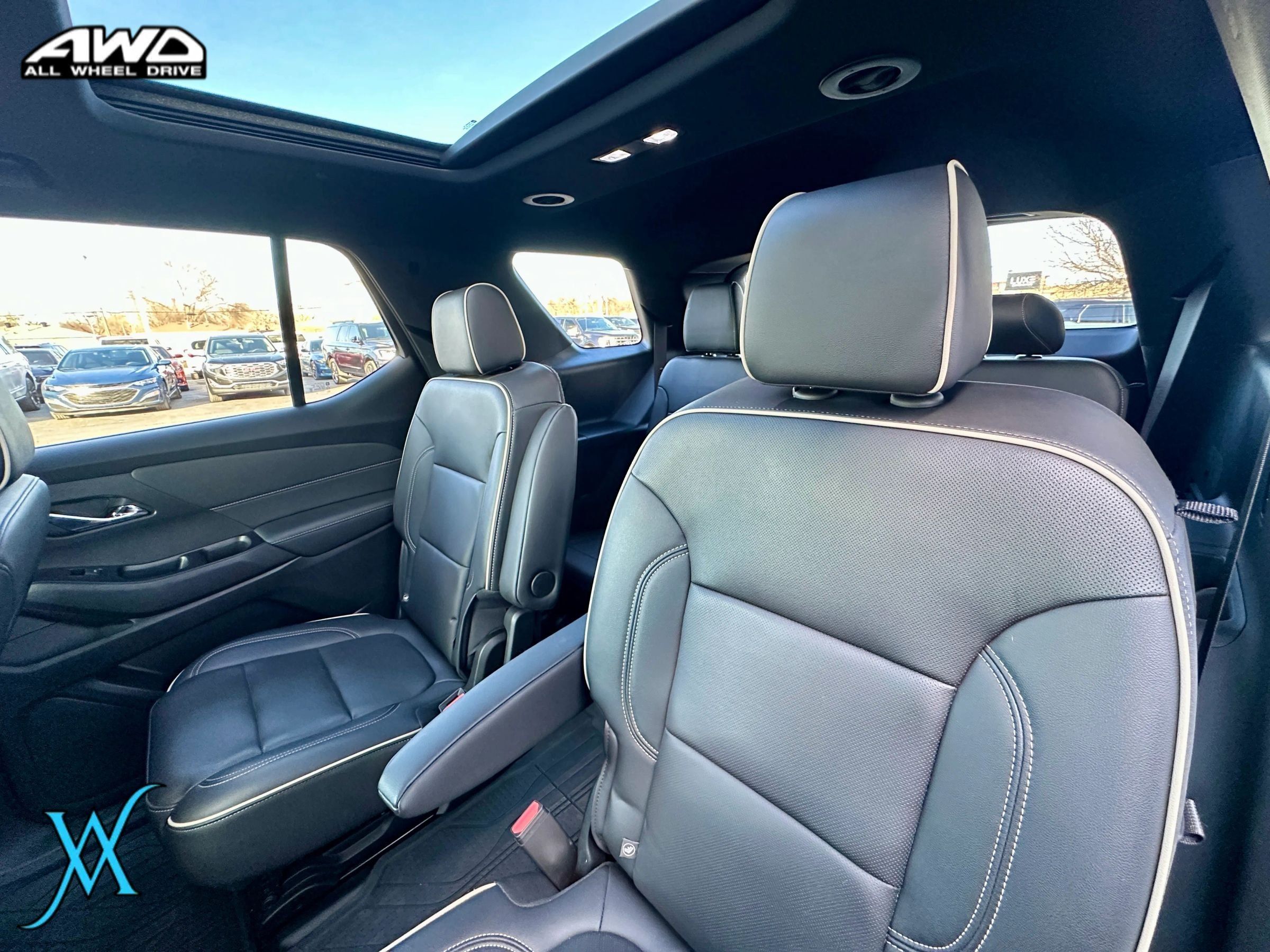 Used 2022 Chevrolet Traverse Premier w/ LPO, Floor Liner Package AWD/4WD image 23