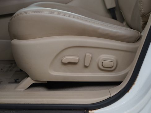 Used 2014 Nissan Pathfinder SL w/ SL Premium Package AWD/4WD image 26