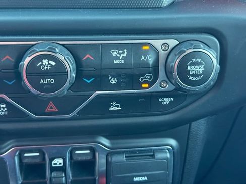 Used 2021 Jeep Wrangler Unlimited Rubicon w/ Steel Bumper Group AWD/4WD image 36