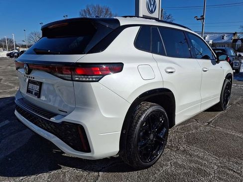 New 2026 Volkswagen Tiguan SE R-Line image 4