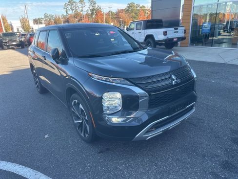 Used 2024 Mitsubishi Outlander SE image 22