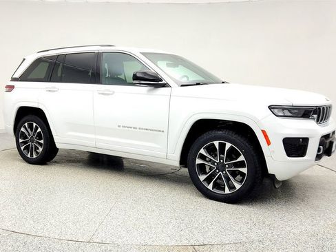 Used 2023 Jeep Grand Cherokee Overland w/ Adv Protech Group III image 3