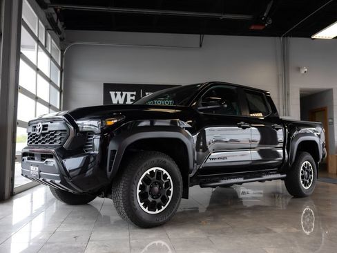 Used 2024 Toyota Tacoma TRD Off-Road AWD/4WD image 2