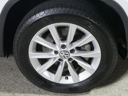 Used 2017 Volkswagen Tiguan Limited FWD image 15