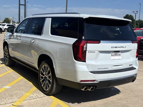 Used 2026 GMC Yukon XL Denali w/ Denali Reserve Package AWD/4WD image 8