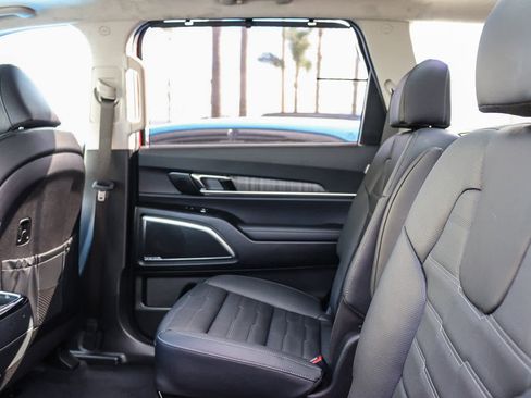 Used 2024 Kia Telluride SX Prestige image 11