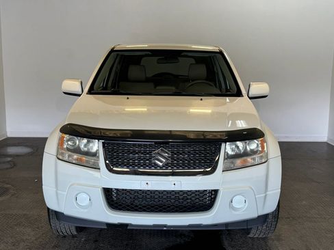 Used 2011 Suzuki Grand Vitara Premium AWD/4WD image 2
