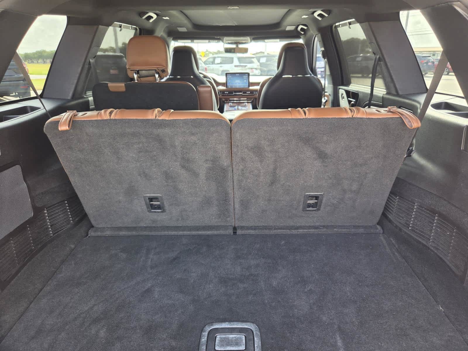 Used 2020 Lincoln Aviator Reserve w/ Equipment Group 202A AWD/4WD image 13