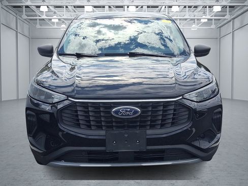 Used 2024 Ford Escape Active AWD/4WD image 2