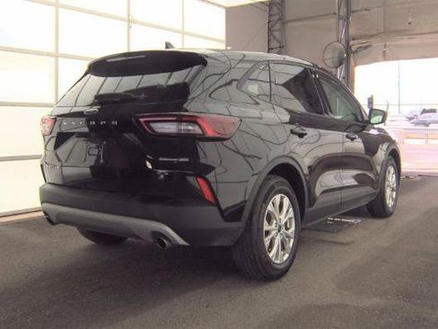 Used 2025 Ford Escape Active w/ Cold Weather Package FWD image 5