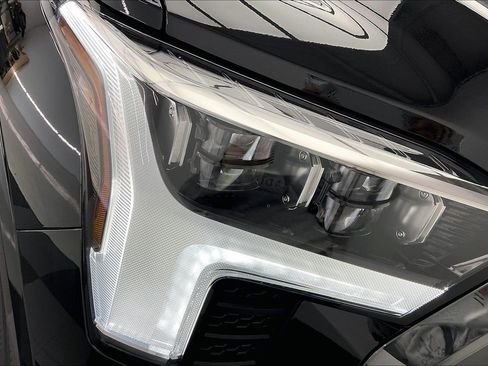 New 2025 Toyota Tundra Platinum AWD/4WD image 15