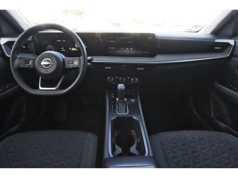 Used 2025 Nissan Kicks SV FWD image 12