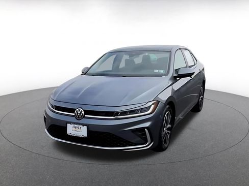 Used 2025 Volkswagen Jetta SE image 7