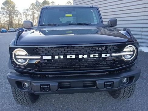 New 2025 Ford Bronco Badlands w/ Sasquatch Package AWD/4WD image 8