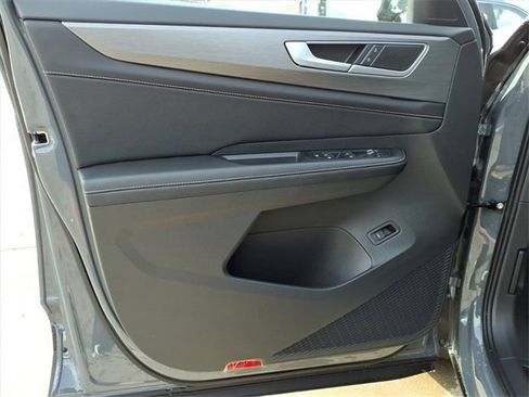 New 2026 Volkswagen Atlas Cross Sport SE image 8