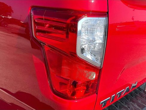 Used 2021 Nissan Titan SV image 20