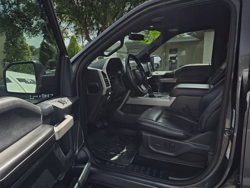 Used 2019 Ford F150 Lariat w/ Equipment Group 502A Luxury AWD/4WD image 15