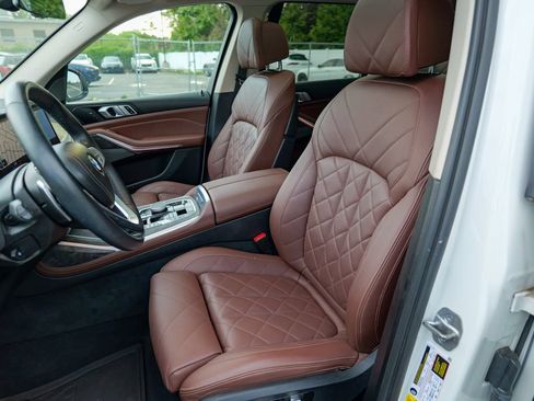 Used 2023 BMW X7 xDrive40i w/ Premium Package AWD/4WD image 22