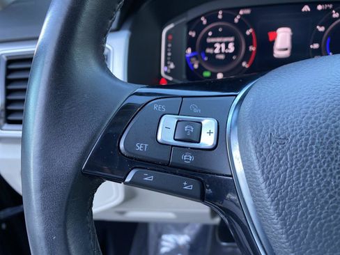 Used 2019 Volkswagen Atlas SEL Premium image 21