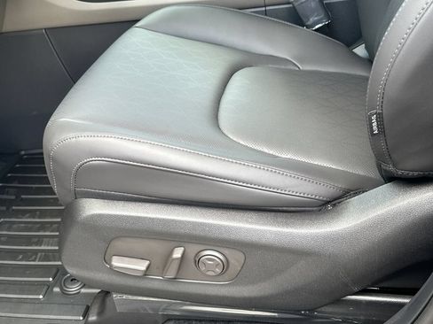 Certified 2026 Kia Carnival EX FWD image 19