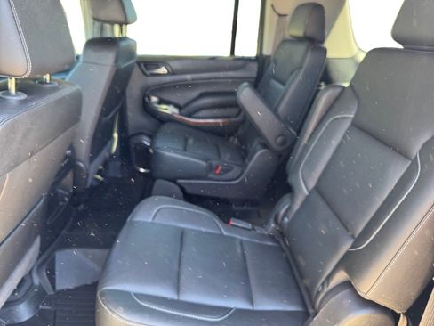 Used 2020 Chevrolet Suburban Premier image 13
