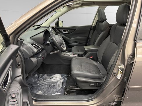 Used 2021 Subaru Forester Premium image 9