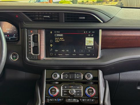 Used 2023 GMC Yukon XL Denali Ultimate AWD/4WD image 24