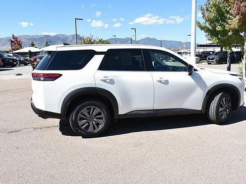 Certified 2023 Nissan Pathfinder S w/ Cargo Package image 10