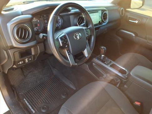 Used 2019 Toyota Tacoma TRD Off-Road image 6