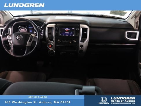 Used 2019 Nissan Titan SV AWD/4WD image 16