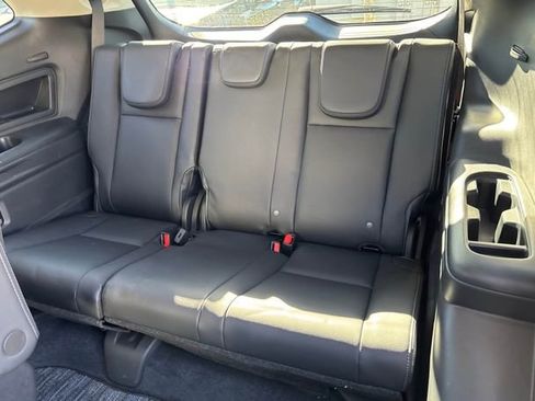 Used 2025 Subaru Ascent Touring w/ Popular Package #2 image 12