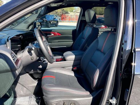 Certified 2024 Chevrolet Traverse RS w/ LPO, Floor Liner Package image 9