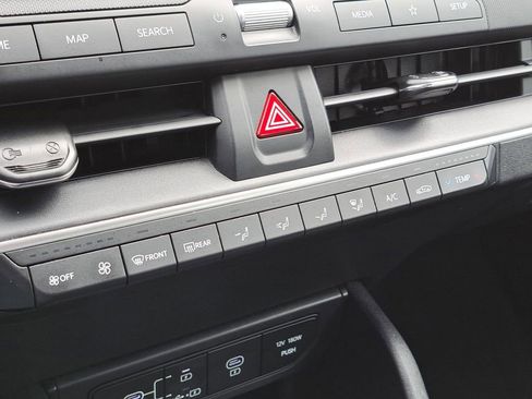 Used 2025 Kia K4 LXS FWD image 32