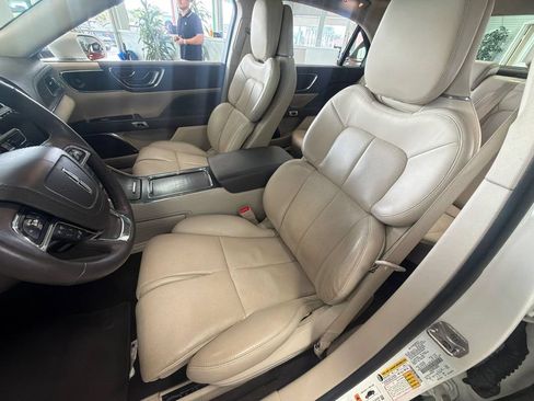 Used 2020 Lincoln Continental Reserve AWD/4WD image 27
