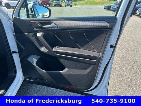 Used 2022 Volkswagen Tiguan SE FWD image 15