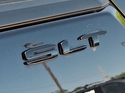 Used 2024 GMC Terrain SLT w/ Infotainment Package II AWD/4WD image 32