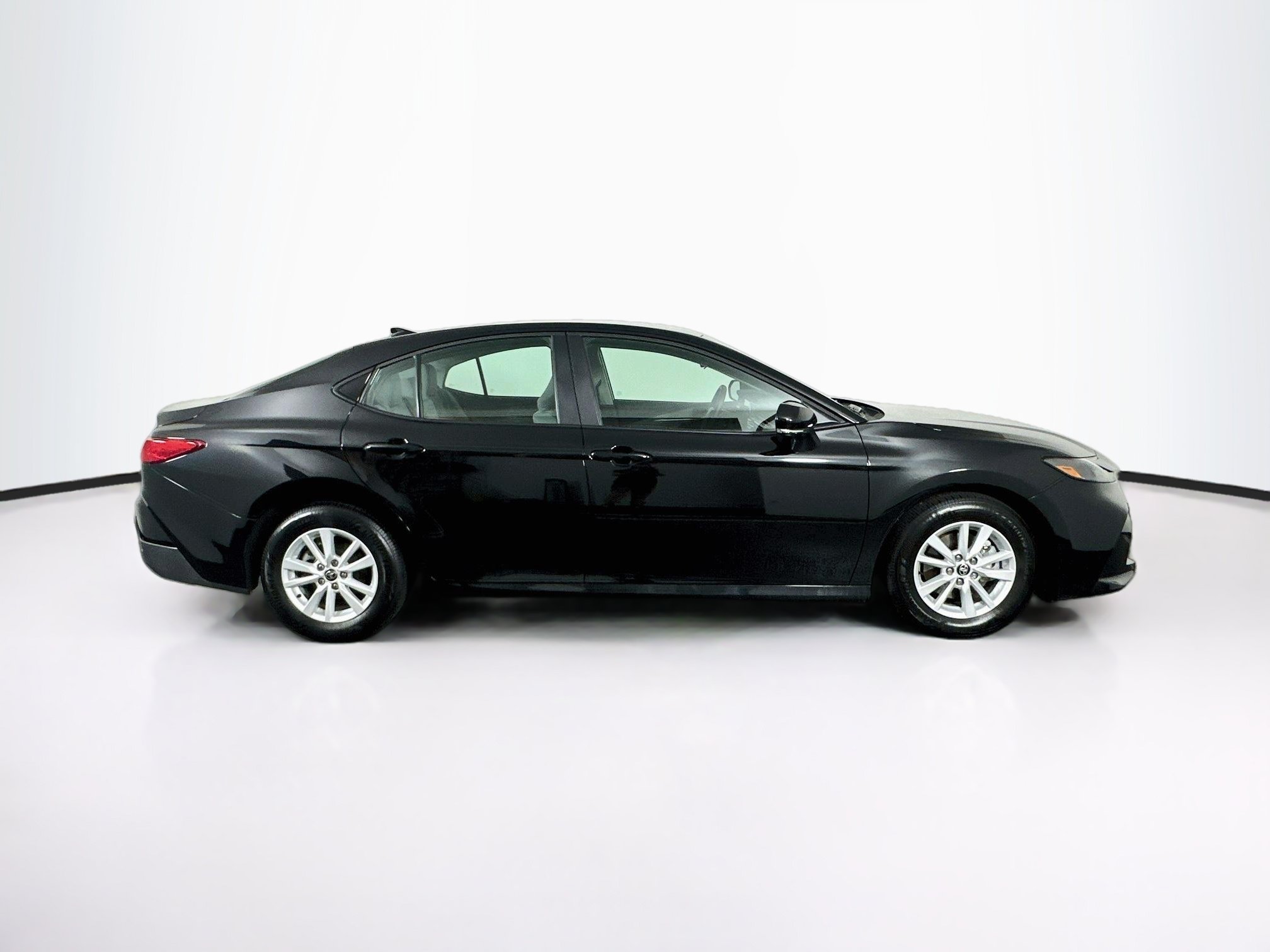 Used 2026 Toyota Camry LE FWD image 10