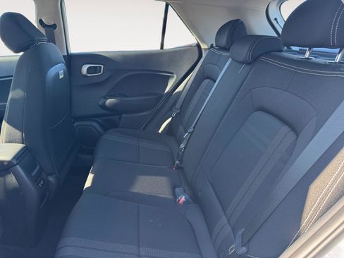 Certified 2025 Hyundai Venue SEL image 18