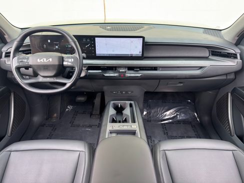 Used 2024 Kia EV9 Light Long Range RWD image 11