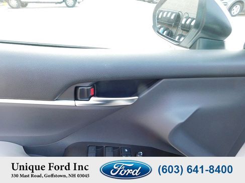 Used 2021 Toyota Camry LE image 18