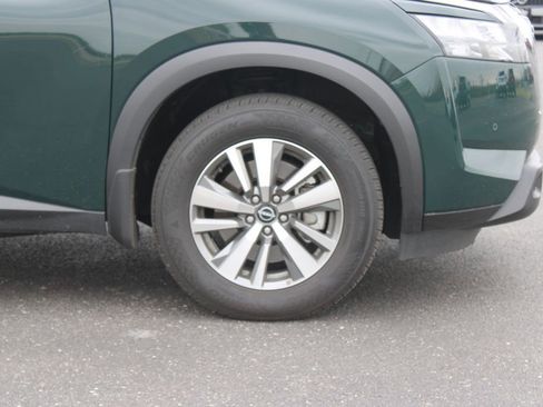 Used 2025 Nissan Pathfinder SL image 12