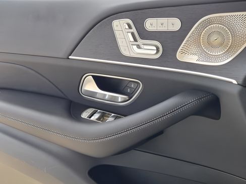 Certified 2025 Mercedes-Benz GLS 450 4MATIC image 19