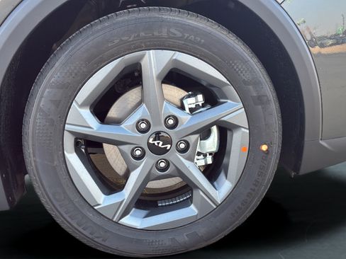 Used 2026 Kia K4 FWD image 32
