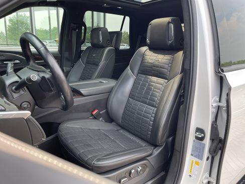 Used 2021 Cadillac Escalade Sport Platinum w/ Heavy-Duty Trailer Package image 17